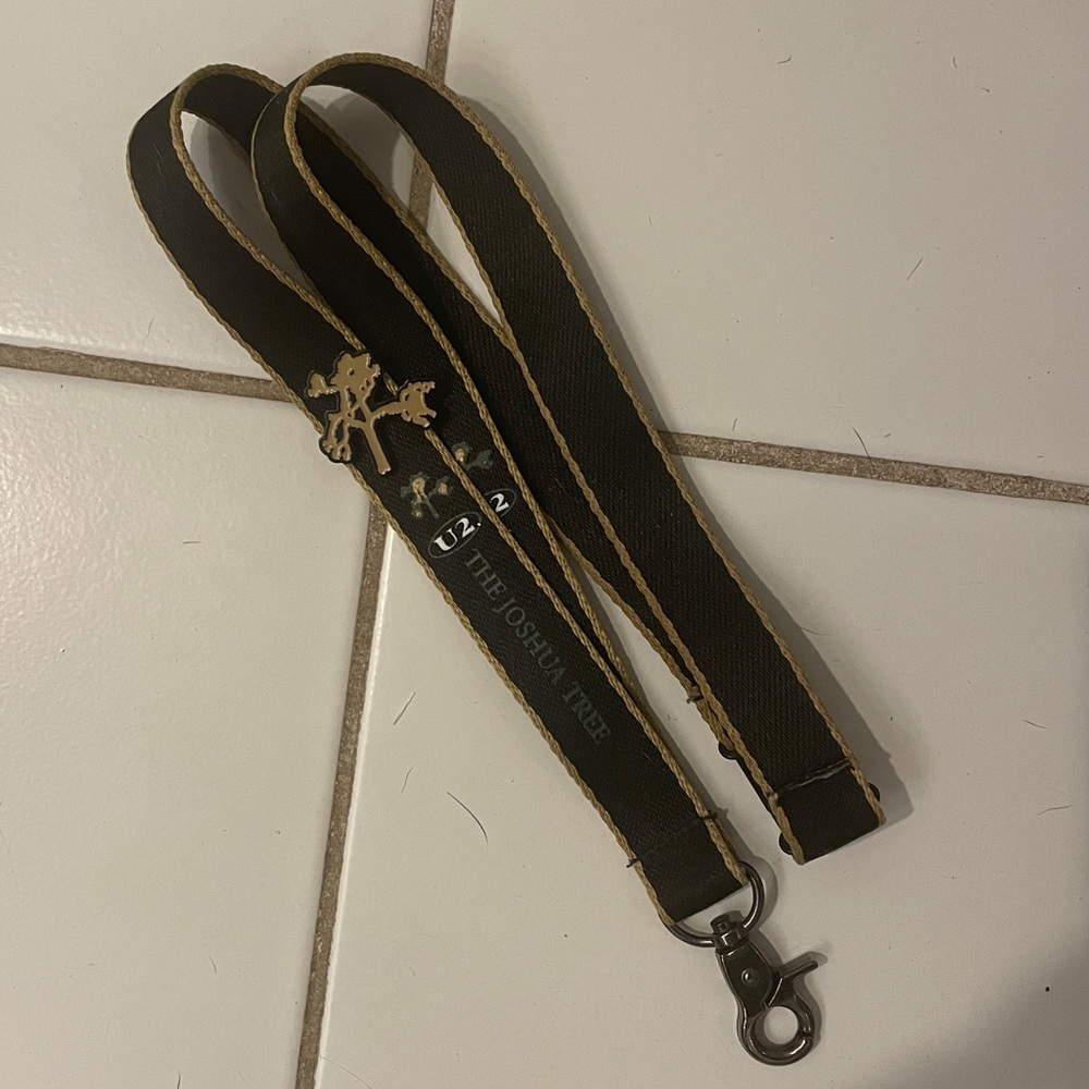 U2 Joshua Tree lanyard and pin